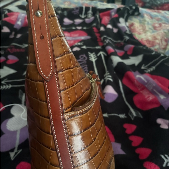 Vintage Embossed Leather Dooney & Bourke with dust bag. Medium purse 12x 16 - Picture 10 of 13